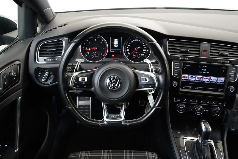 Volkswagen Golf - fotka 20 z 28