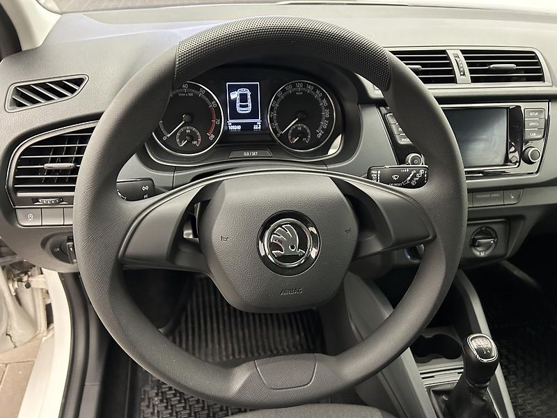Škoda Fabia 1.0 TSI Active Plus - fotka 8 z 21