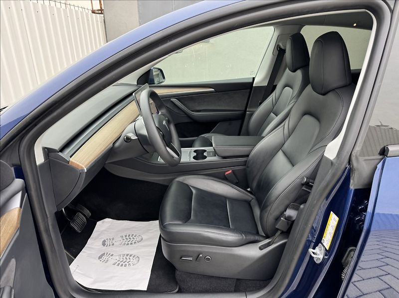 Tesla Model Y 0,0 Long Range 1.maj. původ ČR - fotka 21 z 50