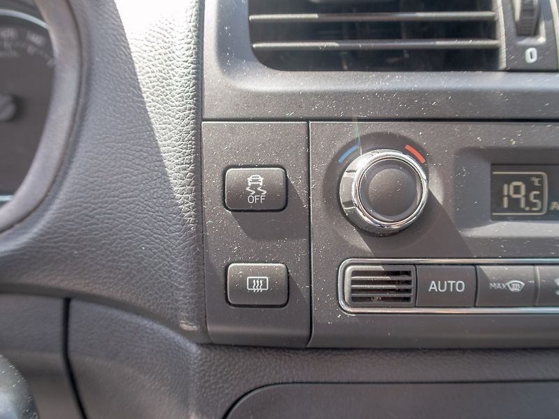Škoda Roomster (2014) 1.6TDI NOIRE – BLACK - fotka 24 z 43
