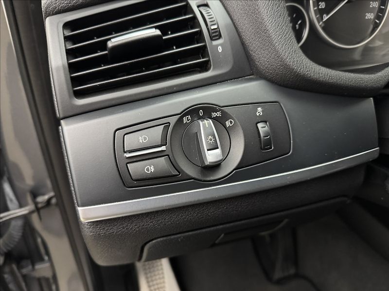 BMW X3 2,0 4X4 DPH M 2XKOLA NAVI ČR - fotka 8 z 36