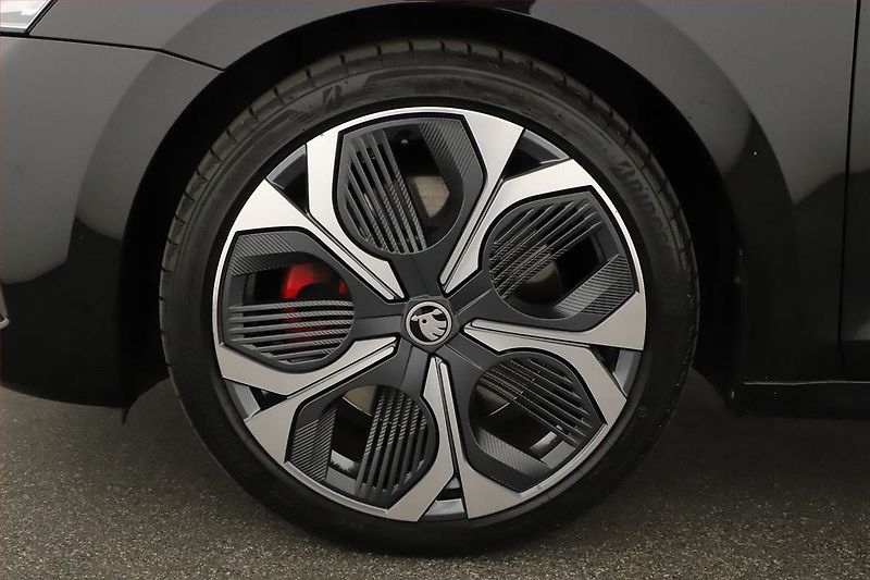 Škoda Octavia (2025) RS 2.0 TSI, RS, KEYLESS - fotka 20 z 20