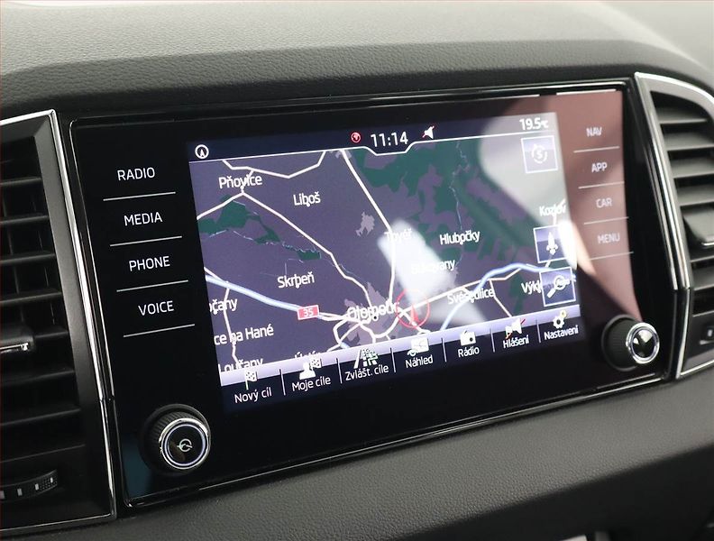 Škoda Karoq (2019) Style Plus 1.5 TSI - fotka 21 z 24