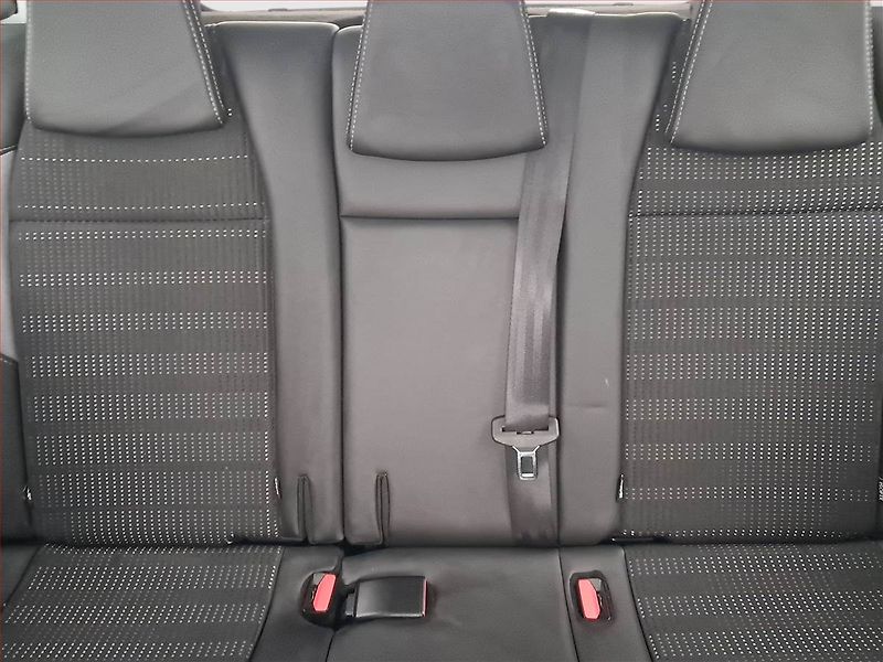 Peugeot 2008 (2016) 1.2 PureTech, Automat, ČR - fotka 10 z 18