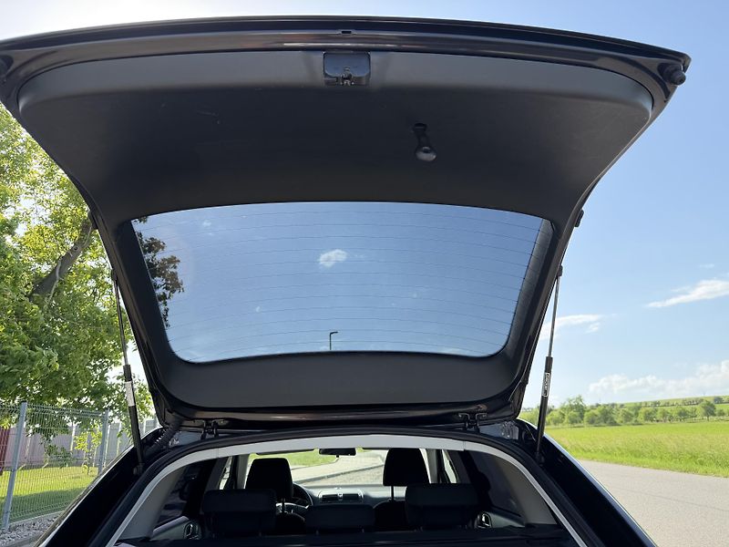Škoda Octavia (2011) 2,0TDI 103 kW ELEGANCE 1MAJITE - fotka 41 z 48