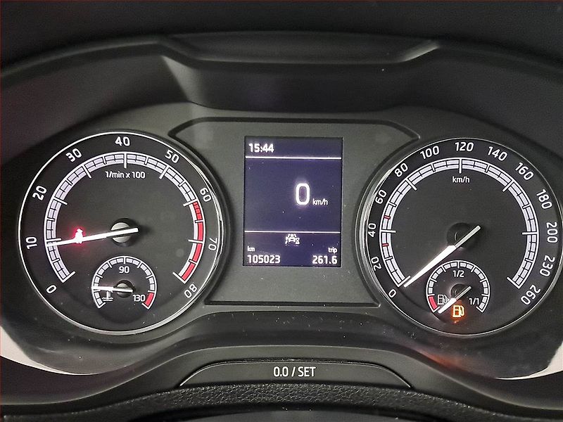 Škoda Karoq (2020) Ambition Plus 1.5 TSI - fotka 11 z 17
