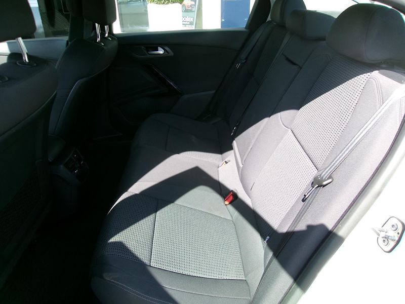 Peugeot 508 2.0 HDI sedan - fotka 10 z 17