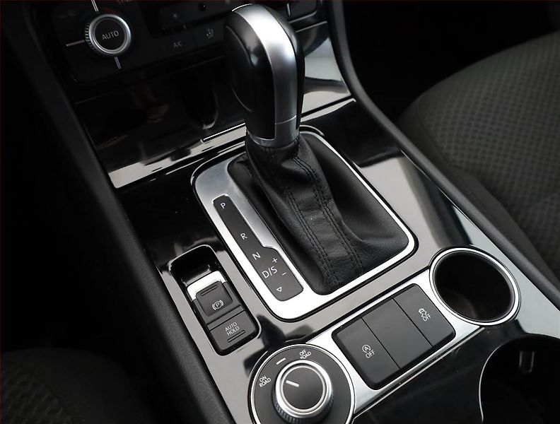 Volkswagen Touareg (2017) 3.0 TDI - fotka 11 z 17