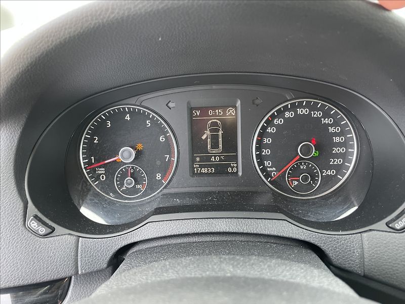 Seat Alhambra 1,4 TSi 110kw Automat 7míst GP - fotka 14 z 33
