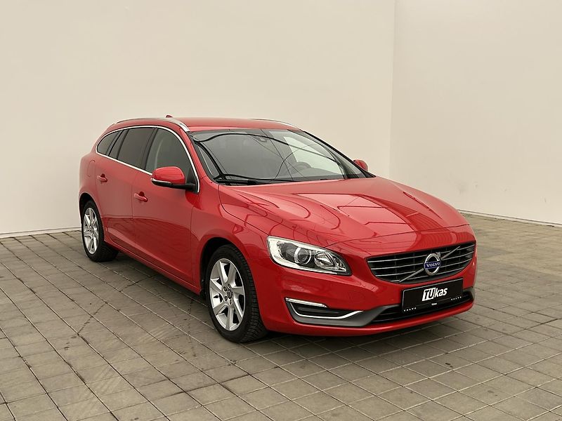 Volvo V60 1.6 T4 Summum - fotka 7 z 26