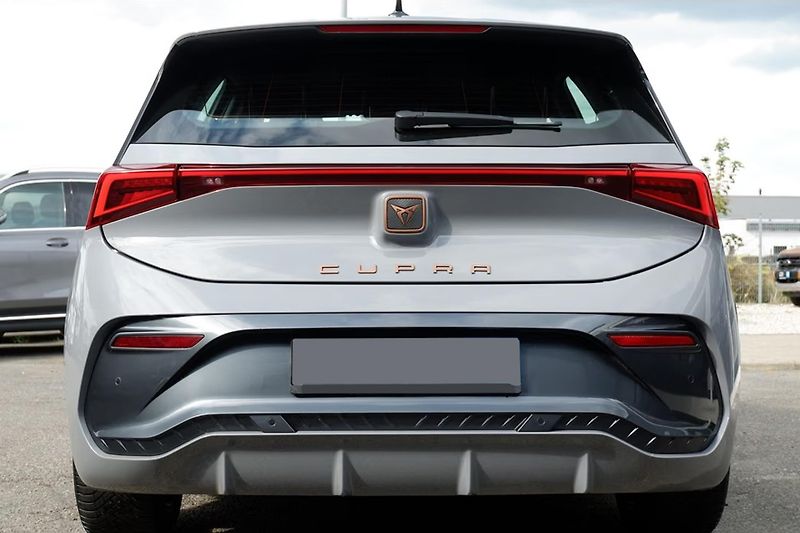 Cupra Born 150kW SoH 89% Tep.čerpadlo - fotka 7 z 20