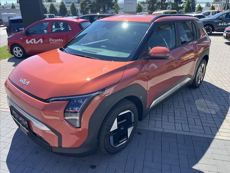 Kia EV3 (2026) 150 KW + 81,4 KWH V2L  EARTH - fotka 9 z 24
