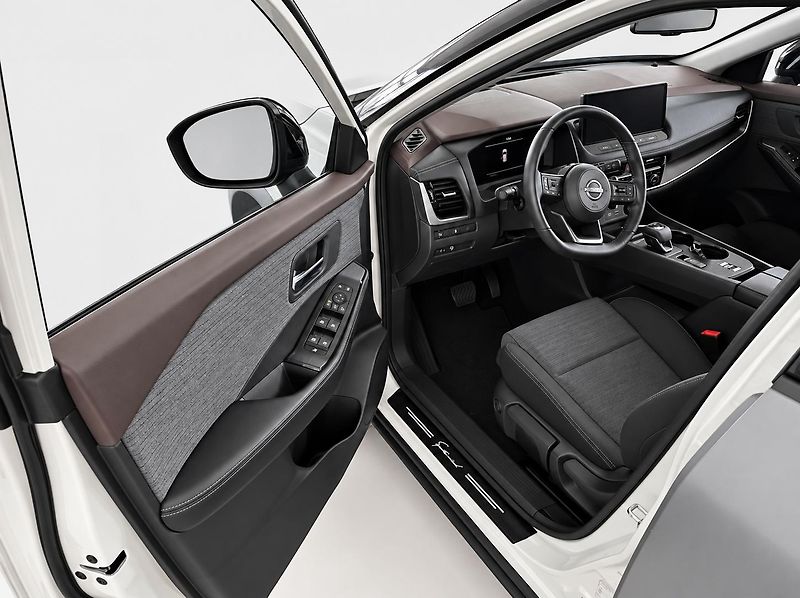 Nissan X-Trail (2023) - fotka 25 z 29