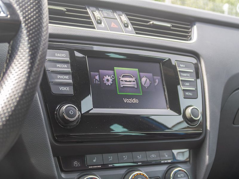 Škoda Octavia (2015) 2.0TDI 135KW RS – NAVIGACE - fotka 23 z 49