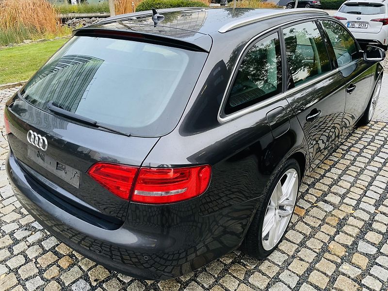 Audi A4 2.0TDI MANUÁL SENZORY NAVI - fotka 12 z 44