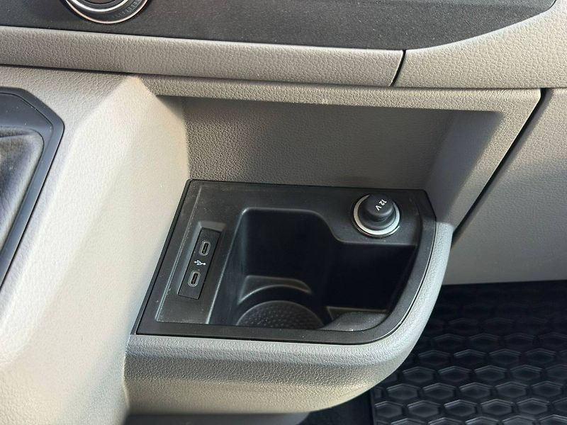 Volkswagen Caravelle T6.1 2,0 TDI 110 kW 7° DSG - fotka 18 z 33