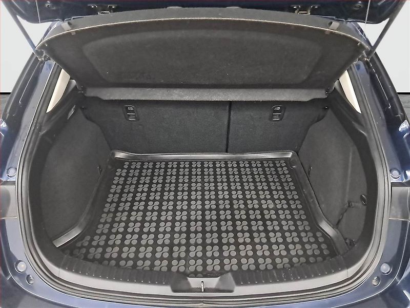 Mazda 3 (2016) 2.0 Skyactiv-G, Navi, Tempomat - fotka 14 z 19