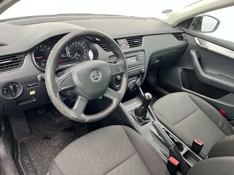 Škoda Octavia (2014) 1.6TDi 77kW! 2x kola! 1.maj+ČR - fotka 11 z 18