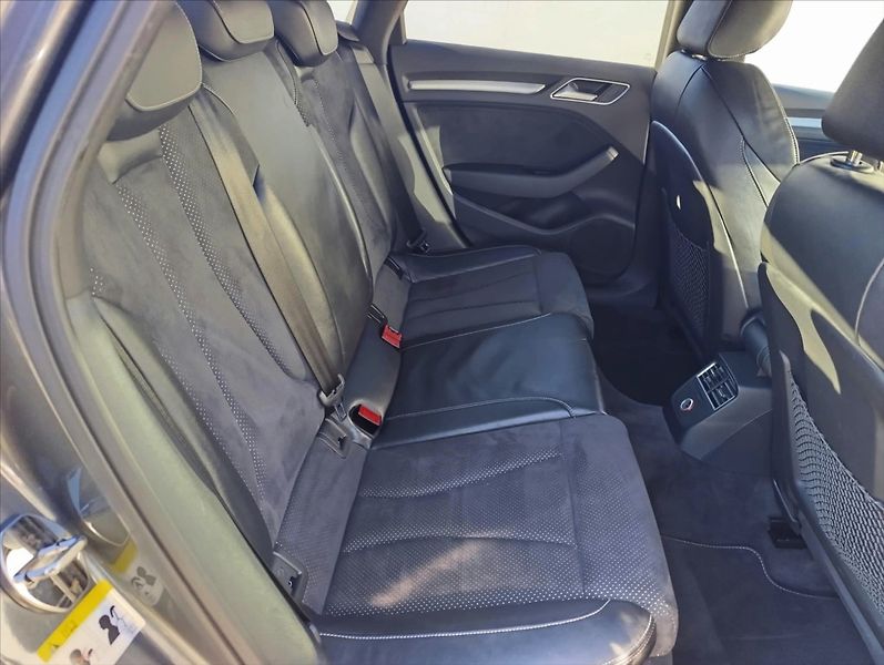 Audi A3 2,0 TDi S-Line Navi,Bi-xenon - fotka 23 z 39