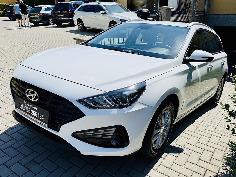 Hyundai i30 (2022) 1,5i 81kW CVVT COMFORT Koup.ČR - fotka 12 z 16