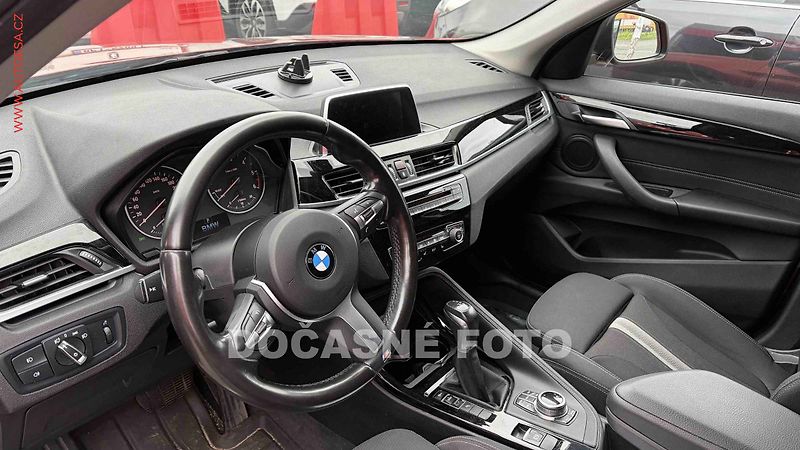 BMW X1 (2018) 2.0d, ČR, AT, navi, bixen - fotka 3 z 3