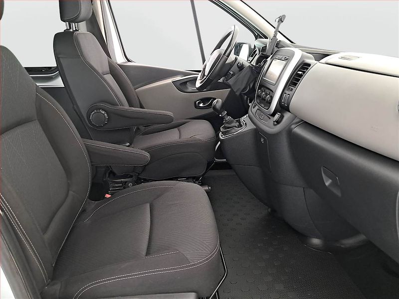 Renault Trafic (2016) 1.6 dCi, Bus, 8Míst, ČR, 1Maj - fotka 9 z 19