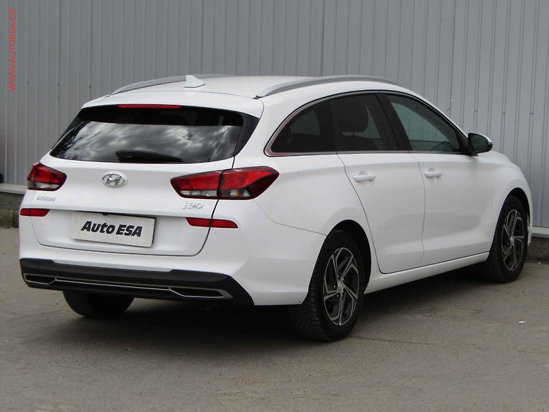 Hyundai i30 (2023) 1.0 T-GDi, 2.maj,ČR, Smart - fotka 4 z 22