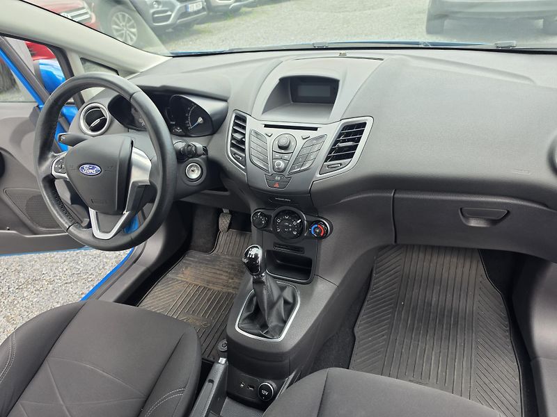 Ford Fiesta 1.2 i  - fotka 16 z 19