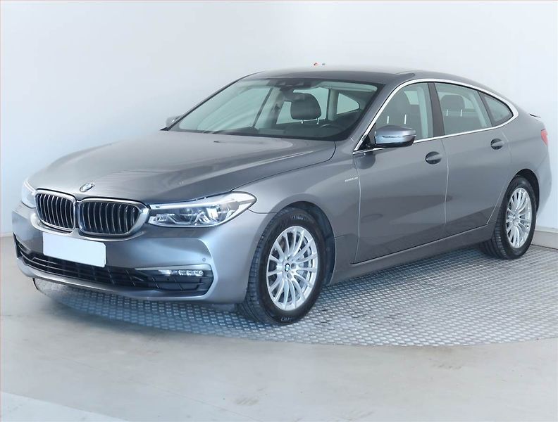 BMW Řada 6 (2018) Sport Line 630i GT - fotka 2 z 21