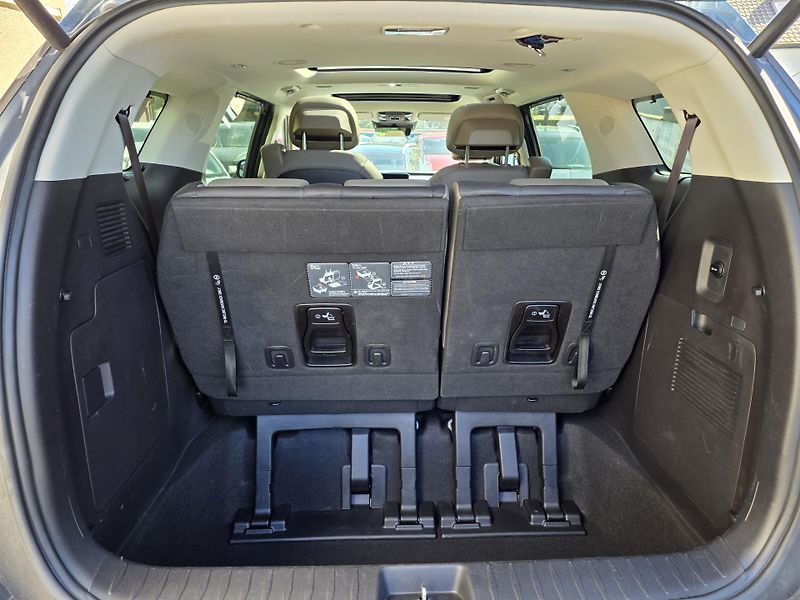 Kia Carnival 2,2-7 MÍST-ODBĚR 10/2026-TAŽNÉ - fotka 13 z 18