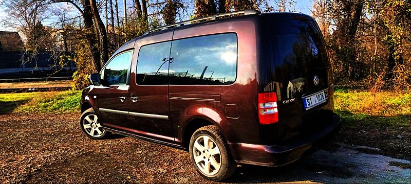 Volkswagen Caddy Maxi TDI 4x4 7 míst  - fotka 1 z 35