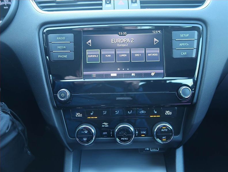 Škoda Octavia (2019) Ambition 1.6 TDI, Tempomat - fotka 12 z 23