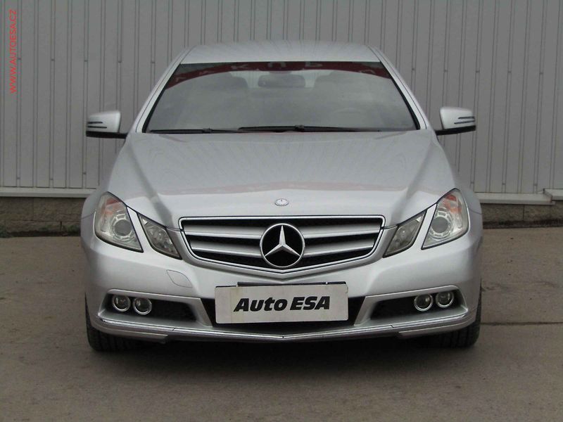 Mercedes-Benz Třídy E (2010) 1.8 CGi E 250 CGi, AT, tempo - fotka 2 z 20