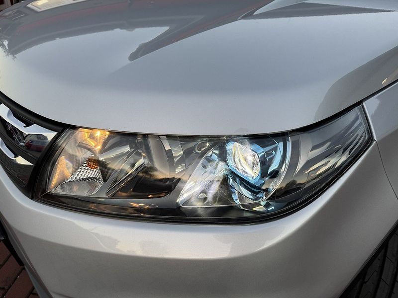 Suzuki Vitara (2017) 1.6i VVT LED Allgrip Kamera - fotka 33 z 50