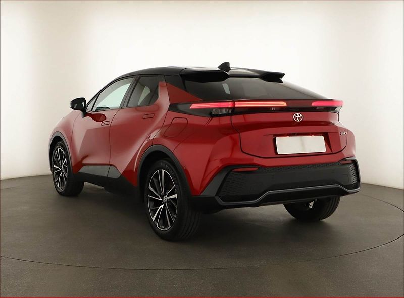 Toyota C-HR (2025) 2.0 Plug-in - fotka 4 z 30