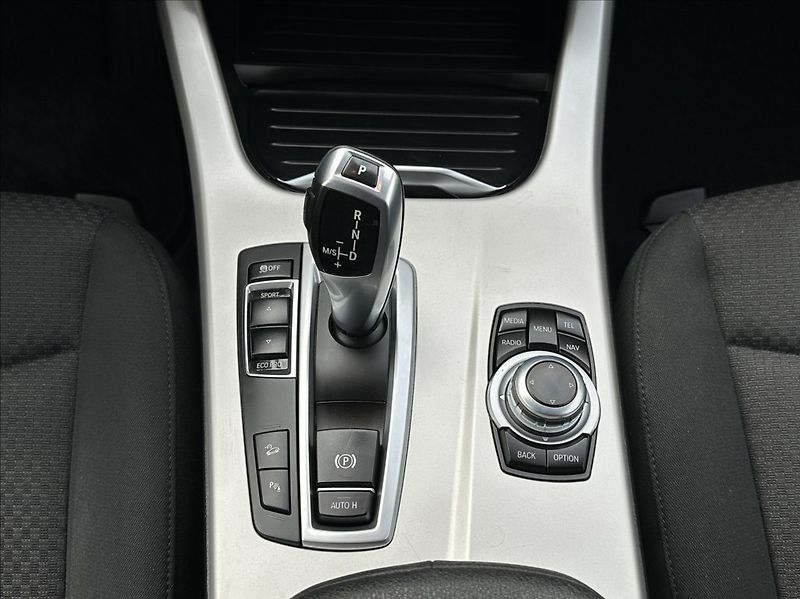 BMW X3 2,0 28i 245PS  Advantage A/T 4 - fotka 27 z 53