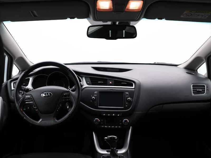 Kia Ceed 1.6 CRDi 100kW Aut. CZ DPH - fotka 24 z 32