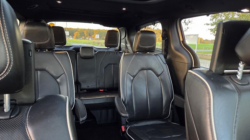 Chrysler Pacifica 3,6L 211 kW,Limited 7 míst,LPG - fotka 16 z 48