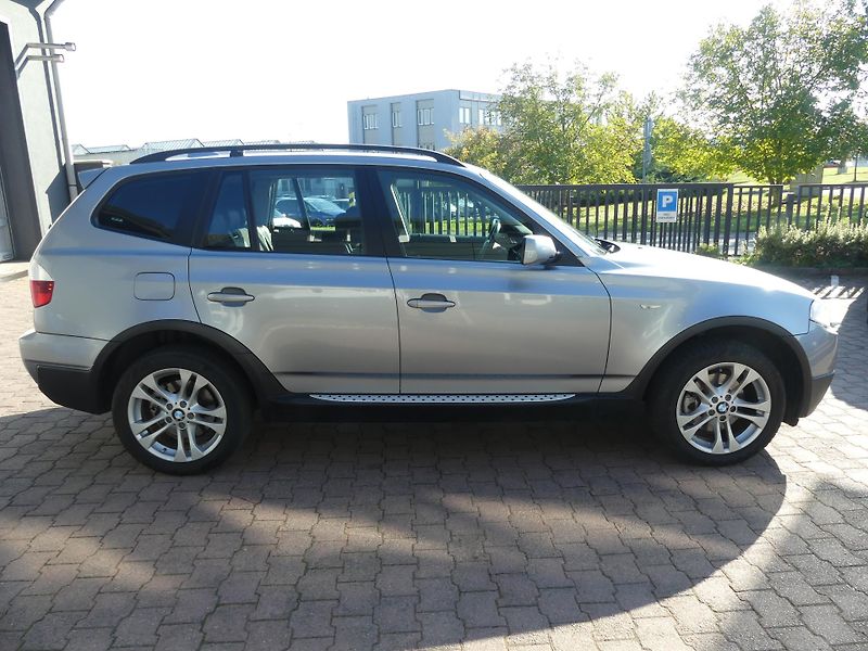 BMW X3 (2008) 2,0 d X-drive - fotka 4 z 20