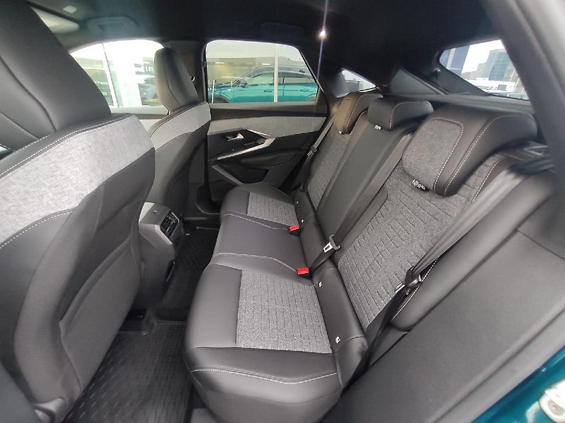 Peugeot 3008 (2026) Business 1.2 HYBRID 145k AUT6 - fotka 5 z 28