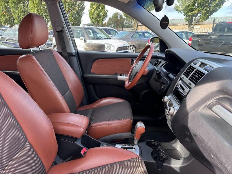 Kia Sportage (2004) 2,7i V6 129 KW AUTOMAT 4X4 - fotka 37 z 45