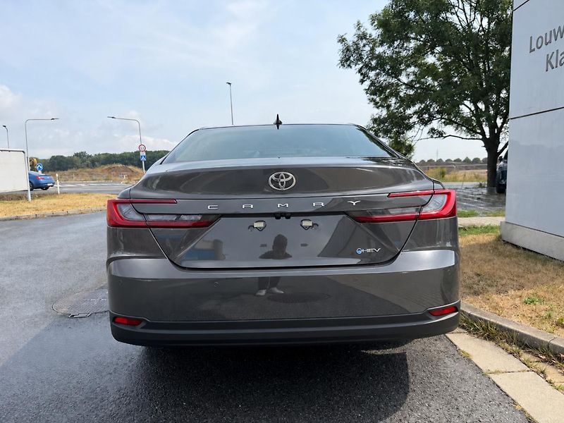 Toyota Camry 2.5 HEV Executive - fotka 5 z 5