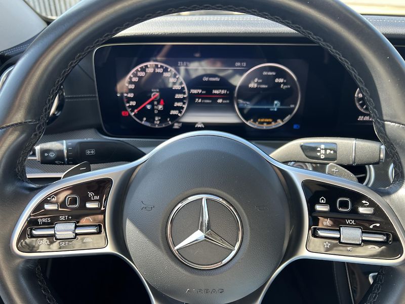 Mercedes-Benz Třídy E 400d 4 Matic vzduch plná výbav - fotka 19 z 29
