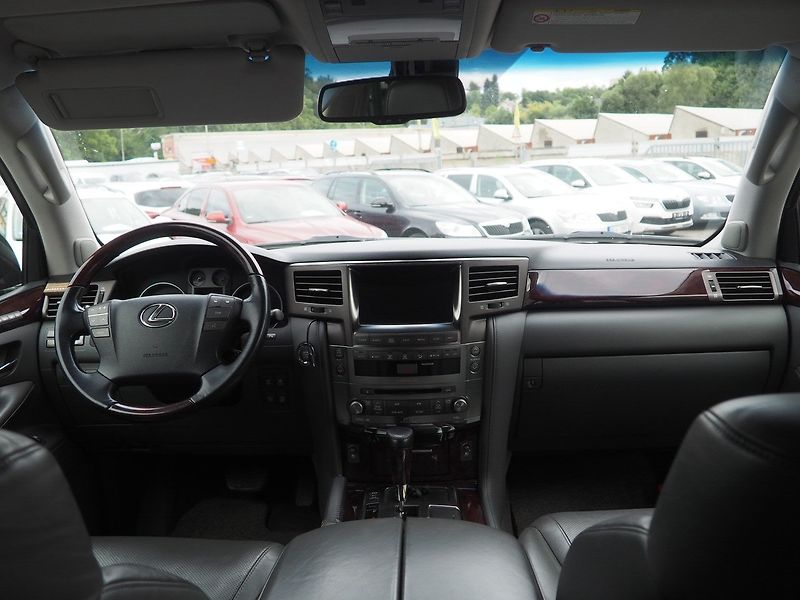 Lexus LX 570 (2009) 5.7i  LPG - fotka 18 z 39