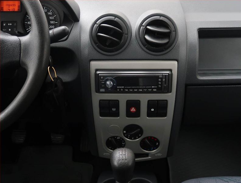 Dacia Logan (2005) 1.4, po STK, Tažné, v provozu - fotka 12 z 13
