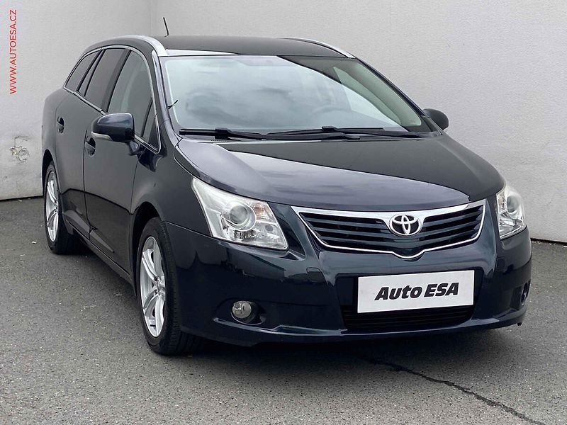 Toyota Avensis (2010) 1.8i, AC, TZ, navi - fotka 1 z 17