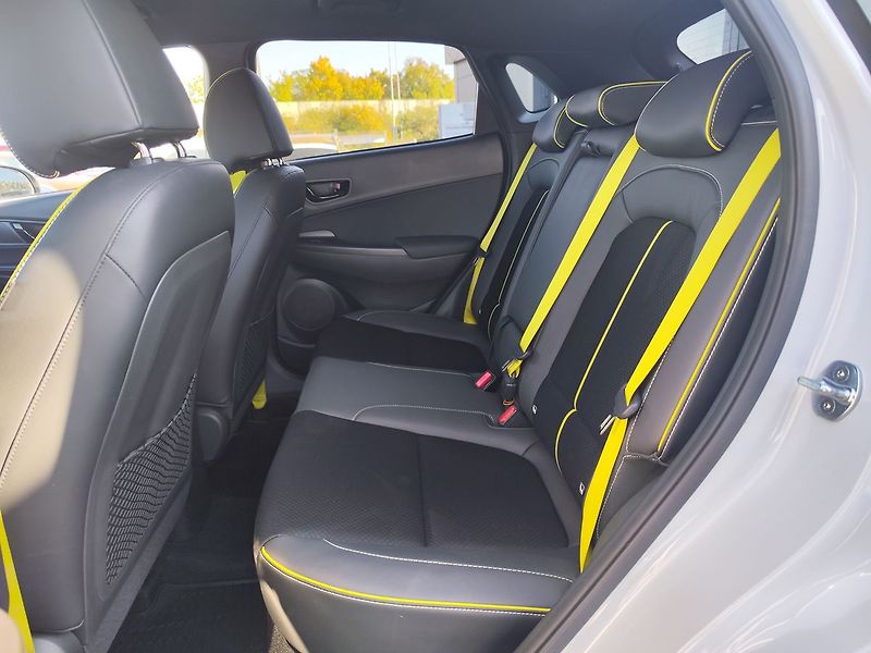Hyundai Kona 1.6 GDI/104kW Mystic Lime DCT - fotka 11 z 33