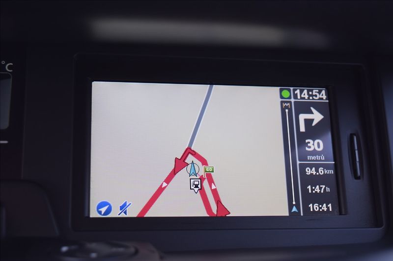 Renault Scénic 1,5 DCi 81KW KLIMA NAVI - fotka 31 z 43