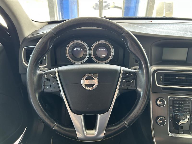 Volvo S60 1,6   D2,84kW - fotka 11 z 22