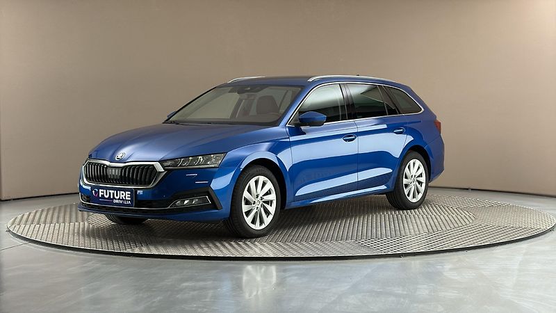 Škoda Octavia 2.0 TDI DSG Style Combi - fotka 1 z 25
